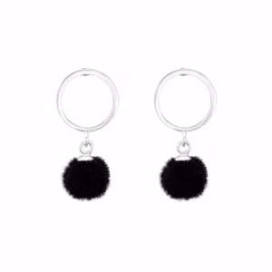 Pompom oorhangers zwart