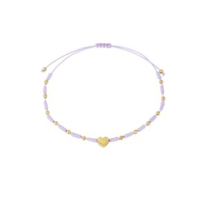 Armbandje met lila kraaltjes en hartje